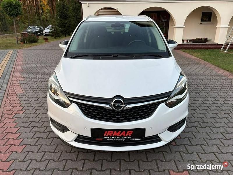 Biały Używany 2017 Opel Zafira Minivan | 45 000 zł (Uczciwa cena) - Obraz 1/4