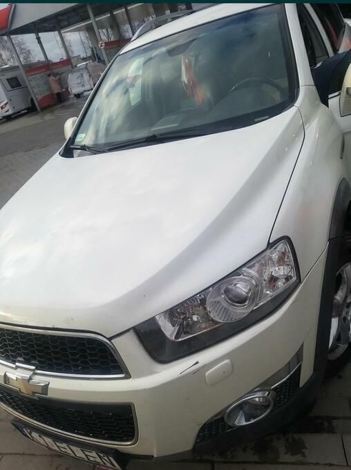 Biały Używany 2013 Chevrolet Captiva SUV | 42 000 zł (Drogi) - Obraz 1/4