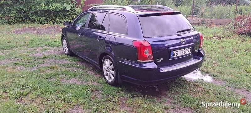 Używany Toyota Avensis T2 126 KM (92 kW) 2007 Granatowy Kombi