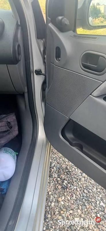 Używany Ford Fiesta 80 KM (58 kW) 2004 Hatchback