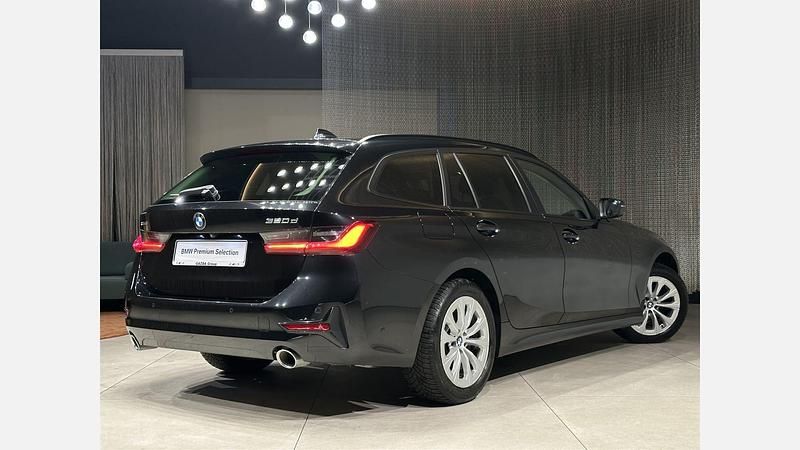Używany BMW 320 Advantage 190 KM (139 kW) 2020 Black sapphire metallic metalizowany Kombi