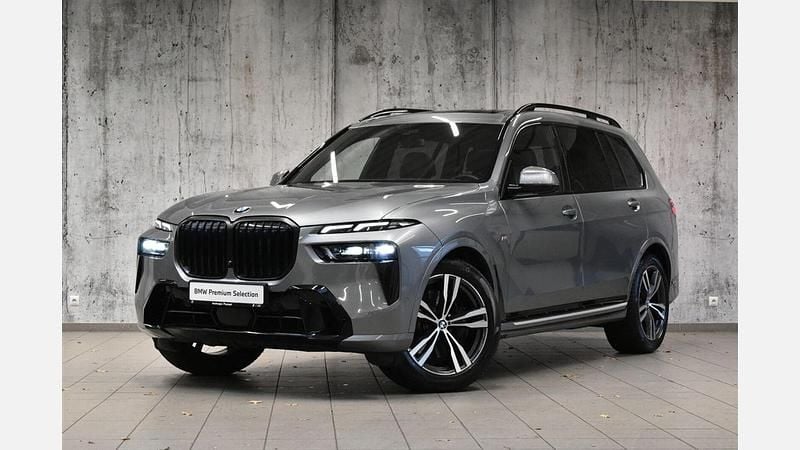 Szary skyscraper m metalizowany Używany 2023 BMW X7 Comfort Edition SUV | 432 900 zł (Uczciwa cena) - Obraz 1/3
