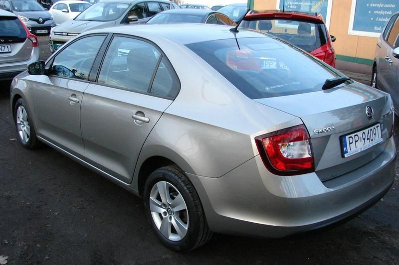 Używany Skoda Rapid 95 KM (69 kW) 2019 Złoty Hatchback