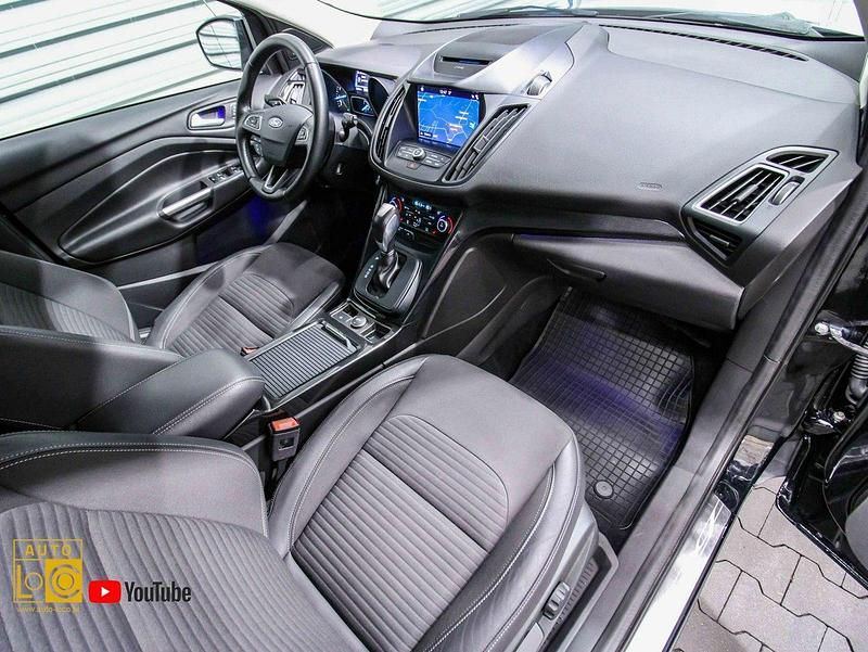 Używany Ford Kuga 175 KM (128 kW) 2019 Czarny (metalik) SUV