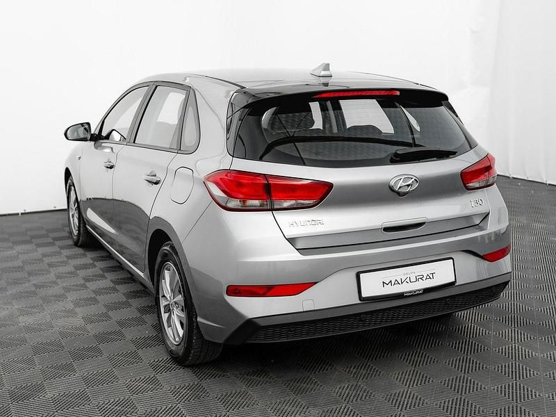 Używany Hyundai i30 110 KM (80 kW) 2022 Srebrny (metalik) Hatchback