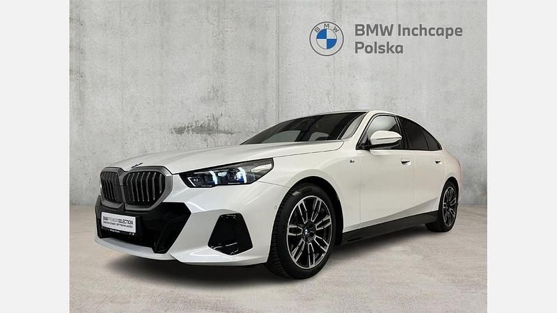 Używany BMW 520 Comfort Edition 190 KM (139 kW) 2024 Biel mineralna metalizowany Sedan/Limuzyna
