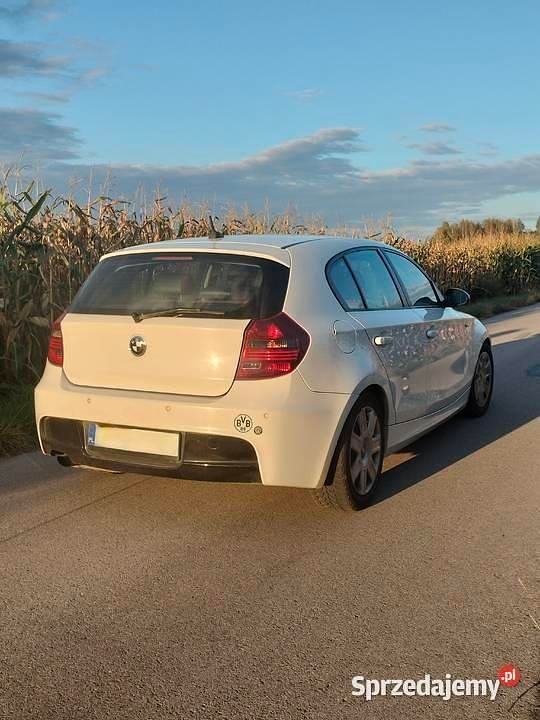 Biały Używany 2008 BMW 116 Hatchback | 19 900 zł (Drogi) - Obraz 1/4