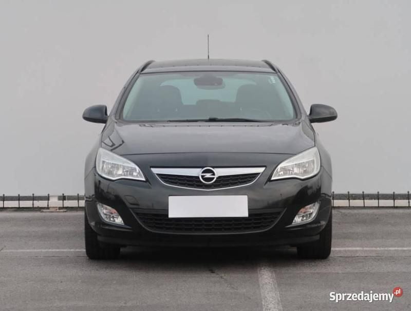 Czarny Używany 2012 Opel Astra Kombi | 23 999 zł (Uczciwa cena) - Obraz 1/4