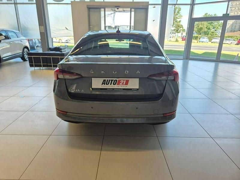 Używany Skoda Octavia 150 KM (110 kW) 2022 Szary Sedan/Limuzyna