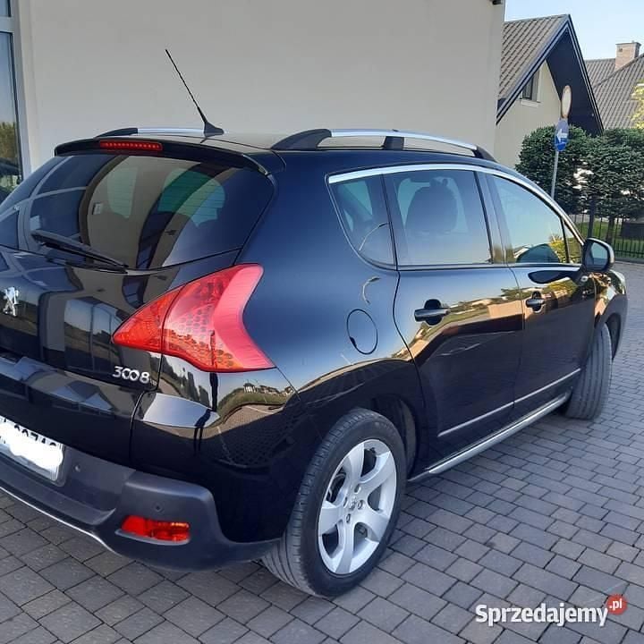 Czerwony Używany 2010 Peugeot 3008 SUV | 24 900 zł (Drogi) - Obraz 1/4