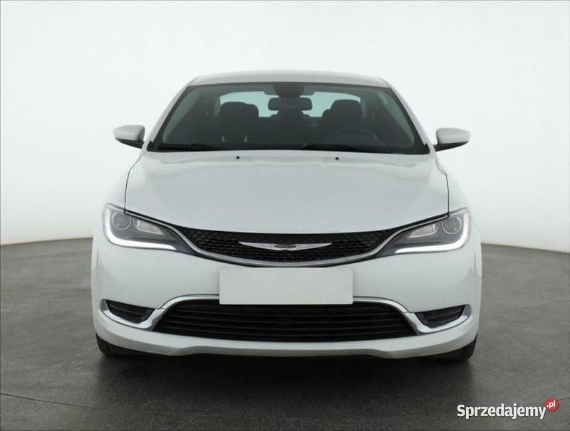 Biały Używany 2015 Chrysler 200 Sedan/Limuzyna | 35 999 zł - Obraz 1/4