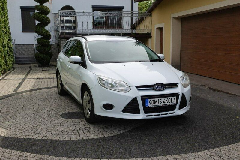 Biały Używany 2012 Ford Focus Kombi | 18 900 zł (Dobra cena) - Obraz 1/4