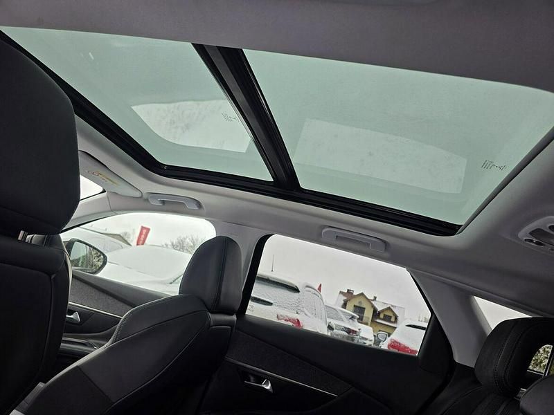 Używany Peugeot 3008 Crossway 130 KM (95 kW) 2017 Czarny (metalik) SUV