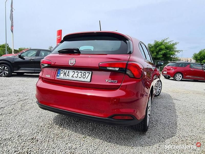 Wiśniowy Używany 2017 Fiat Tipo Hatchback | 29 900 zł (Uczciwa cena) - Obraz 1/4