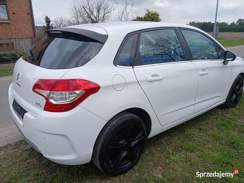 Używany Citroën C4 2014 Biały Hatchback