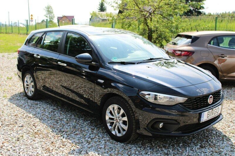 Czarny Używany 2020 Fiat Tipo Kombi | 44 900 zł (Uczciwa cena) - Obraz 1/4