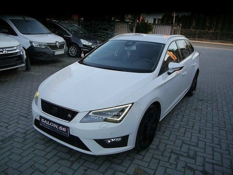 Używany Seat Leon 180 KM (132 kW) 2014 Biały (metalik) Kombi