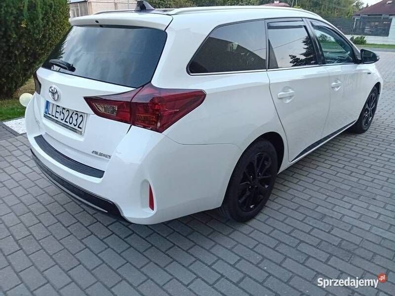 Używany Toyota Auris 124 KM (91 kW) 2015