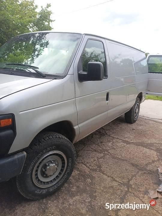 Używany Ford Econoline 2011 Srebrny Minivan