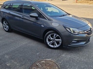 Inny kolor Używany 2017 Opel Astra Cosmo Kombi | 41 500 zł (Uczciwa cena) - Obraz 1/4