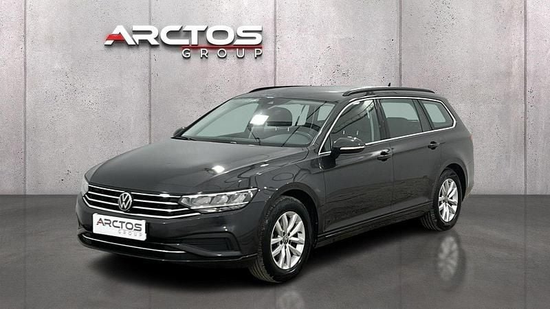 Grafitowy Używany 2022 VW Passat Kombi | 71 900 zł (Uczciwa cena) - Obraz 1/4