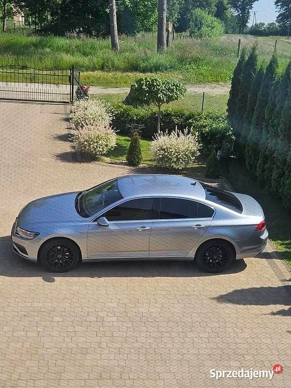 Używany VW Passat 2020 Srebrny Sedan/Limuzyna
