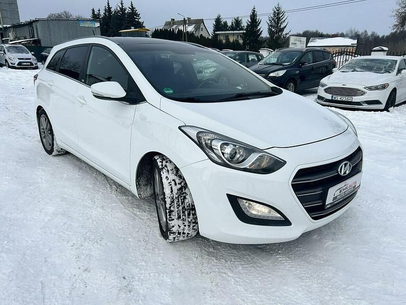Używany Hyundai i30 110 KM (80 kW) 2017 Biały Kombi