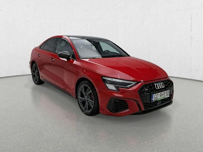 Używany Audi S3 310 KM (228 kW) 2023 Czerwony Sedan/Limuzyna