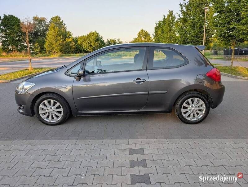 Grafitowy Używany 2007 Toyota Auris Hatchback | 17 900 zł - Obraz 1/4