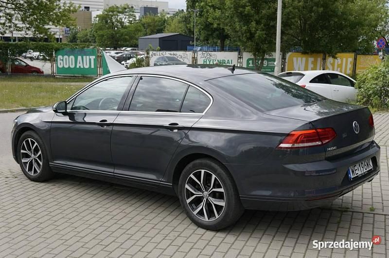 Używany VW Passat 150 KM (110 kW) 2019 Szary Sedan/Limuzyna
