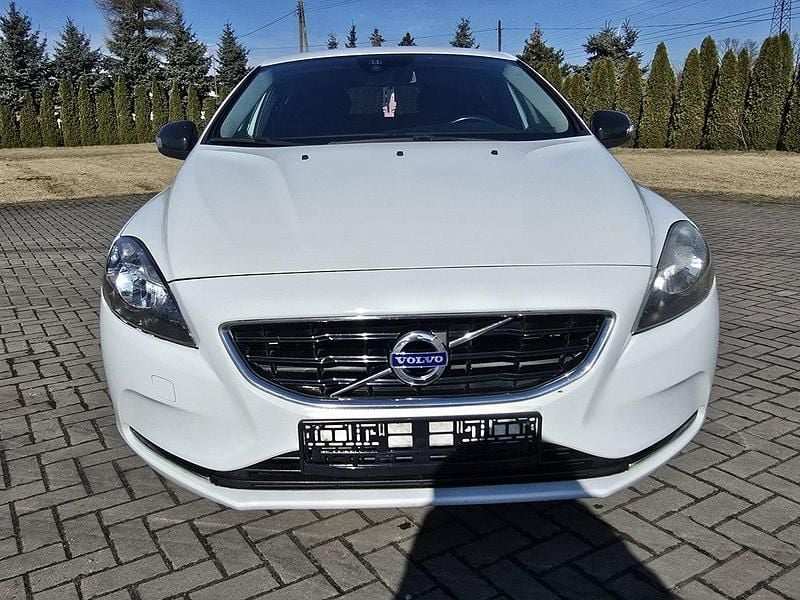 Używany Volvo V40 112 KM (82 kW) 2013 Biały Hatchback