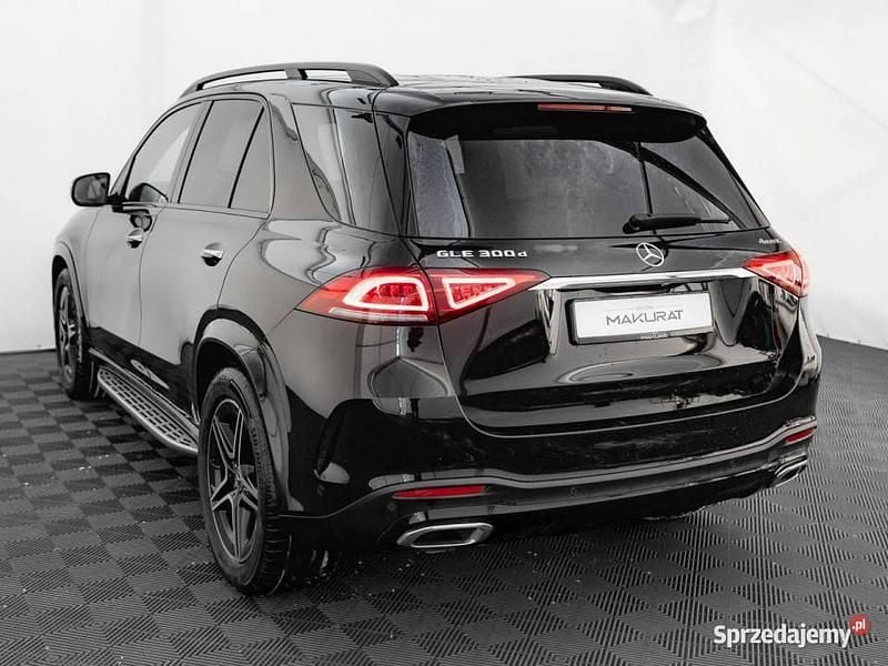 Używany Mercedes GLE300 245 KM (180 kW) 2021 Czarny SUV