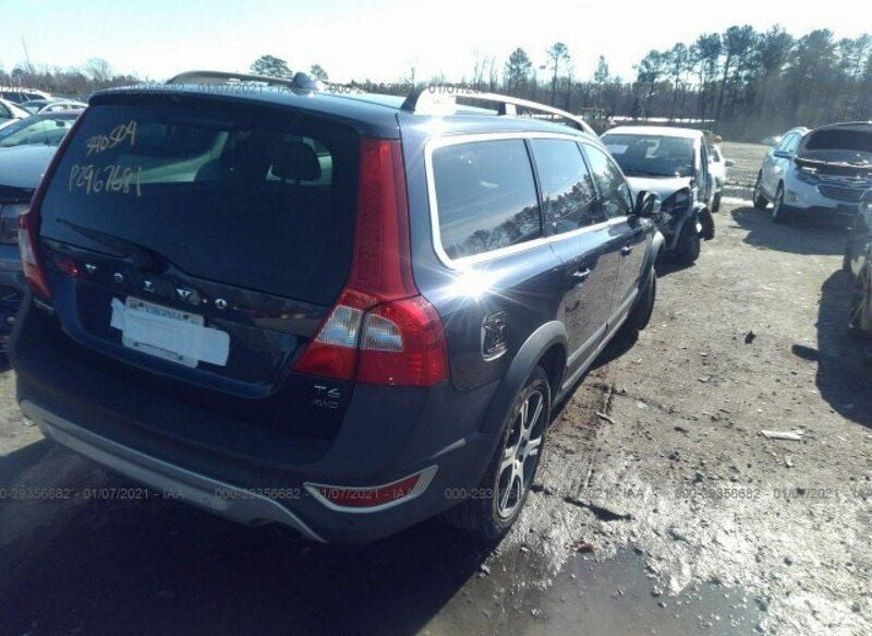 Używany Volvo XC70 300 KM (220 kW) 2013 Niebieski ciemny SUV