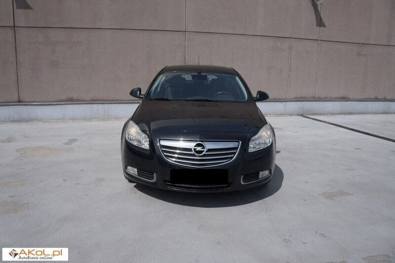 Używany Opel Insignia 130 KM (95 kW) 2009 Czarny Sedan/Limuzyna