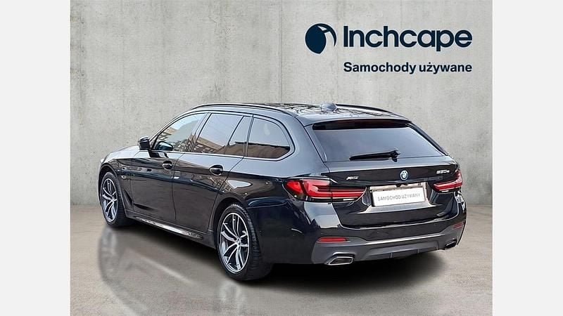 Używany BMW 530e Shadowline 184 KM (135 kW) 2022 Czarny szafir metalizowany Kombi