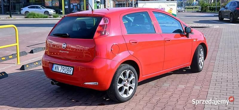 Używany Fiat Punto 2017 Czerwony Hatchback