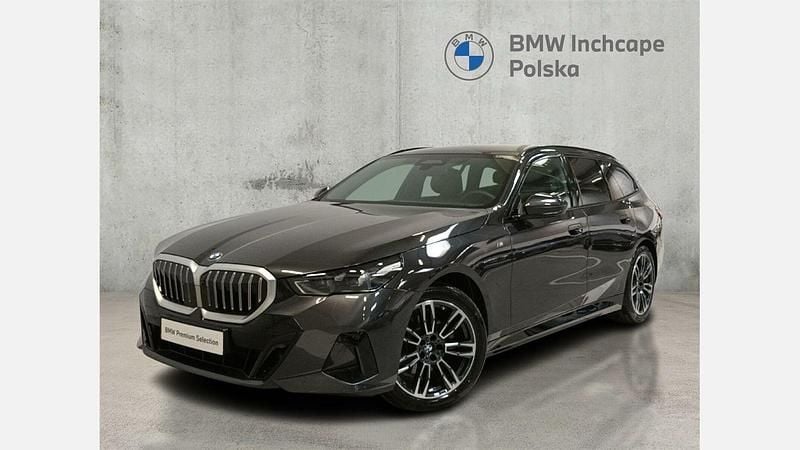 Sophisto grey brillant effect Używany 2024 BMW 520 Comfort Edition Kombi | 259 900 zł (Uczciwa cena) - Obraz 1/3