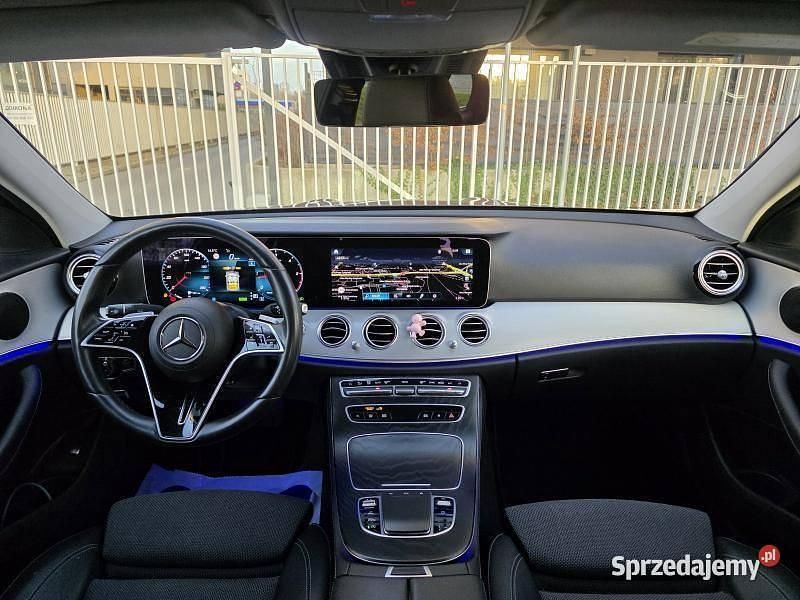 Używany Mercedes E220 Avantgarde 2023