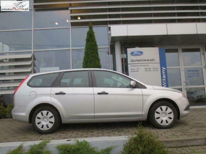 Używany Ford Focus 90 KM (66 kW) 2010 Srebrny Sedan/Limuzyna