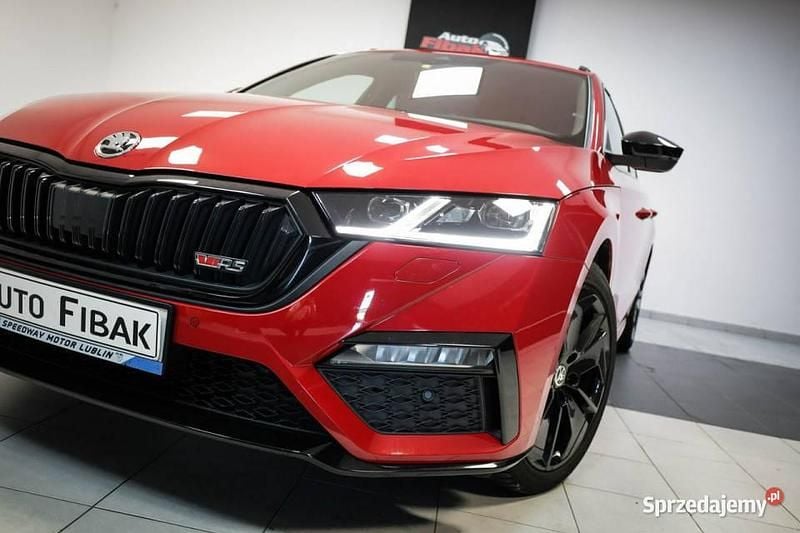 Czerwony Używany 2023 Skoda Octavia RS Sedan/Limuzyna | 129 900 zł - Obraz 1/4