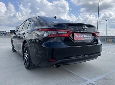 Czarny Używany 2024 Toyota Camry Executive Sedan/Limuzyna | 129 900 zł - Obraz 1/4