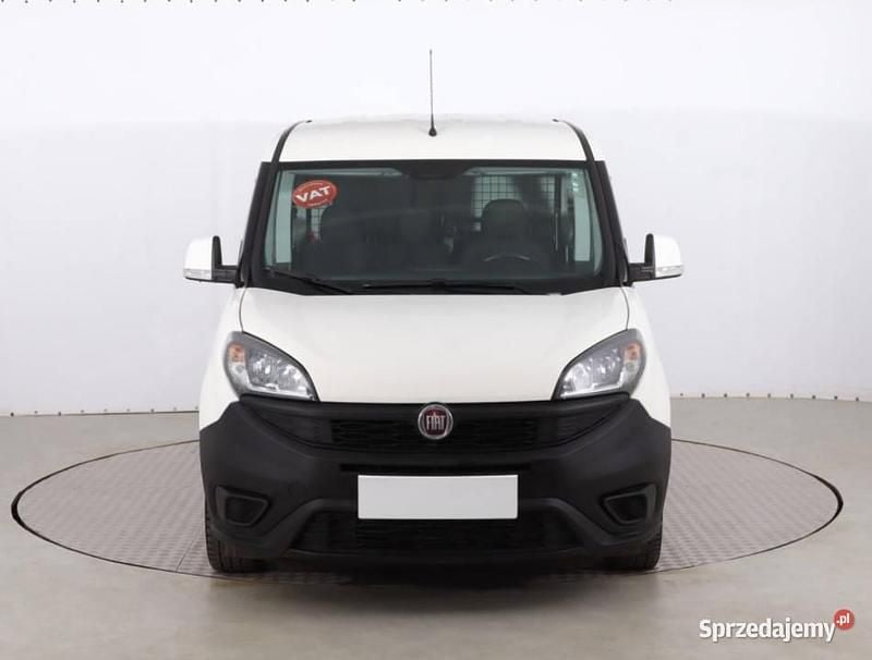Biały Używany 2020 Fiat Doblò Minivan | 37 999 zł (Dobra cena) - Obraz 1/4