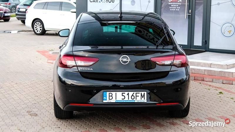 Używany Opel Insignia 170 KM (125 kW) 2019 Czarny Sedan/Limuzyna