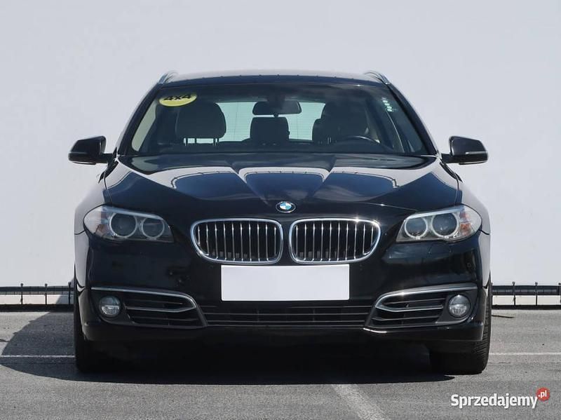 Czarny Używany 2014 BMW 520 Kombi | 53 999 zł (Super Cena) - Obraz 1/4