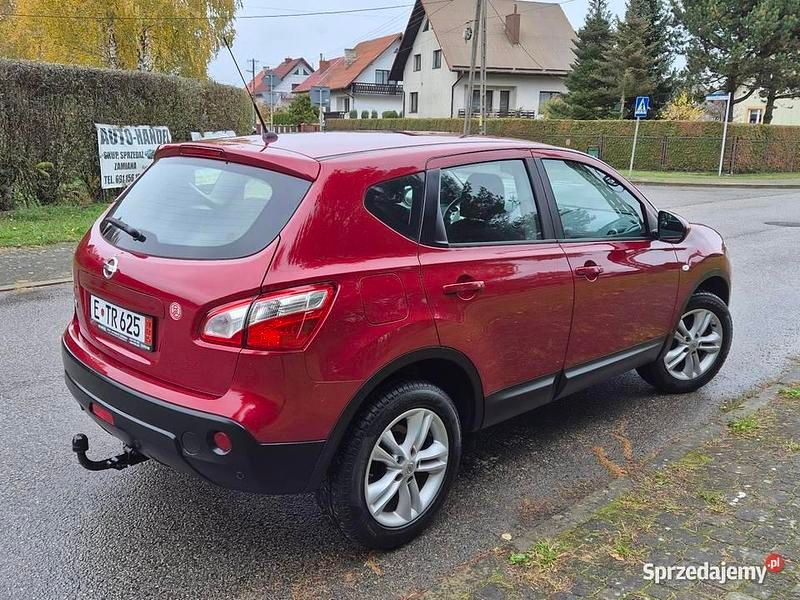 Używany Nissan Qashqai 2011 Bordowy SUV