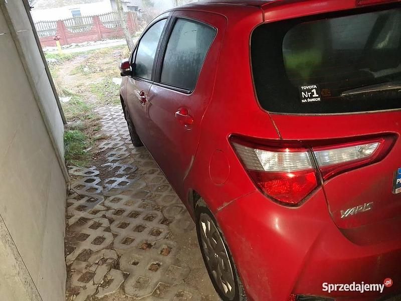 Czerwony Używany 2020 Toyota Yaris Sedan/Limuzyna | 57 000 zł (Uczciwa cena) - Obraz 1/3