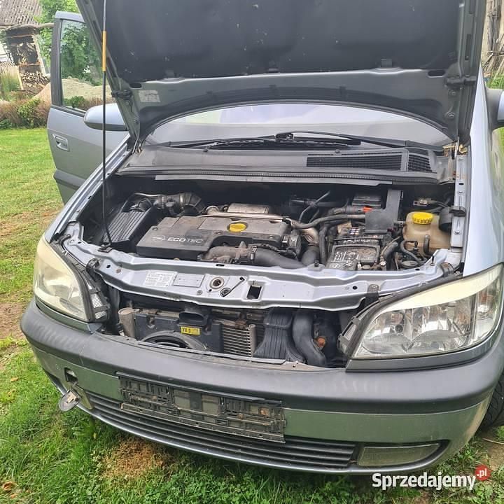 Używany Opel Zafira 101 KM (74 kW) 2003 Grafitowy Minivan