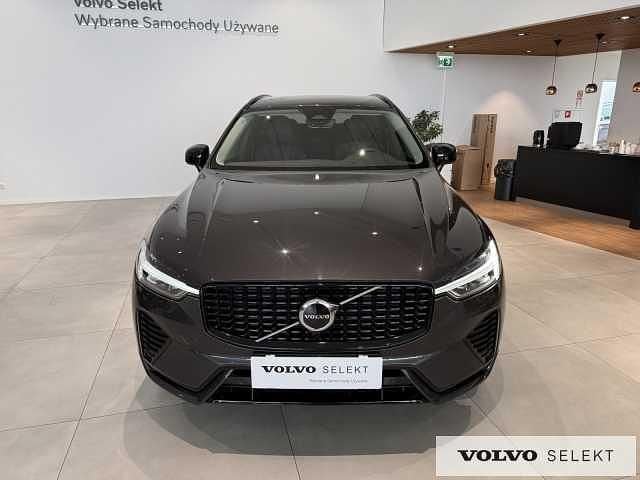 Używany Volvo XC60 250 KM (183 kW) 2025 Szary SUV