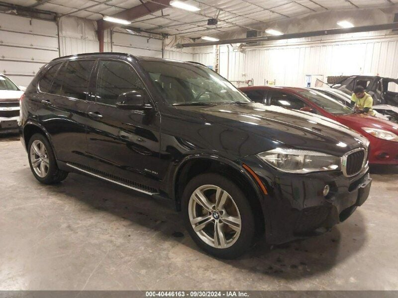 Niebieski ciemny Używany 2015 BMW 118 Hatchback | 58 160 zł - Obraz 1/3