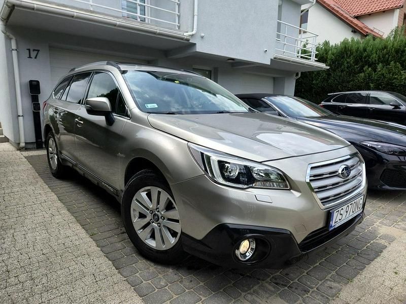 Używany Subaru Outback 175 KM (128 kW) 2017 Beżowy (metalik) Kombi